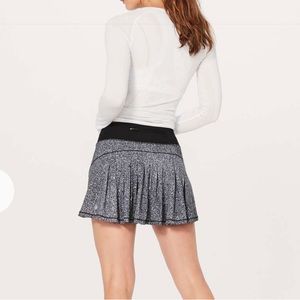 Lululemon 🍋 workout skirt size 10 paint splatter